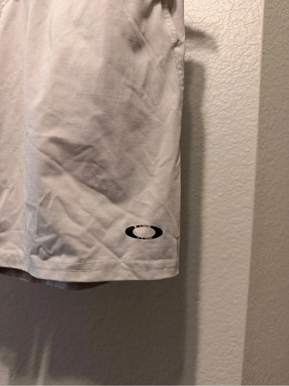 Oakley Men's Light Gray Athletic Shorts